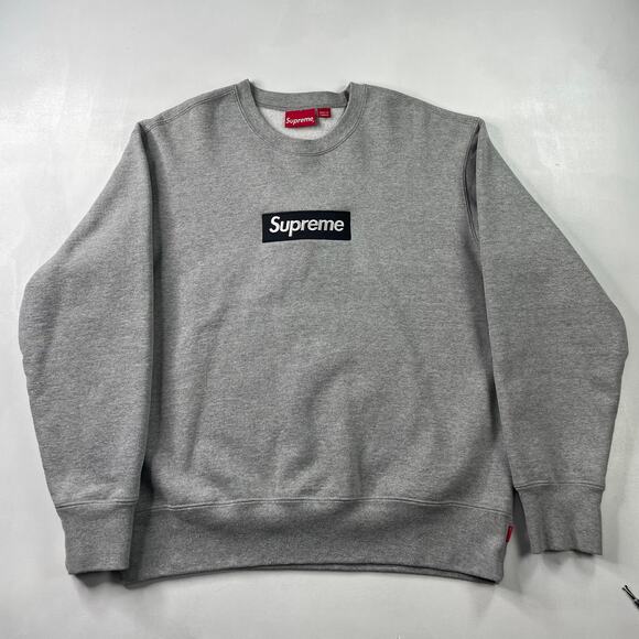 SUPREME 22AW Box Logo Crewneck Sweatshirt - Picture 1 of 10
